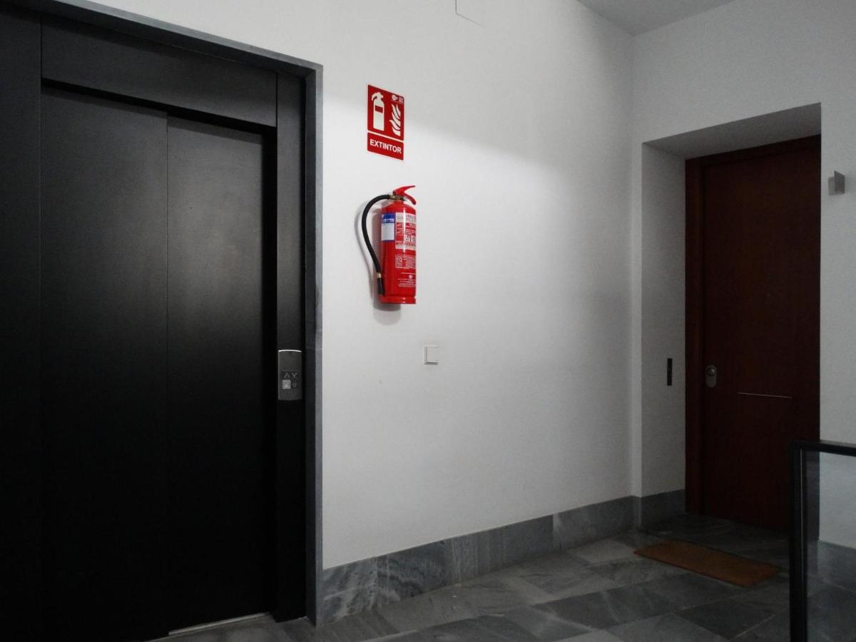 Ry Aparcamiento Incluido Junto A Catedral Ideal Parejas Sevilla Exteriör bild