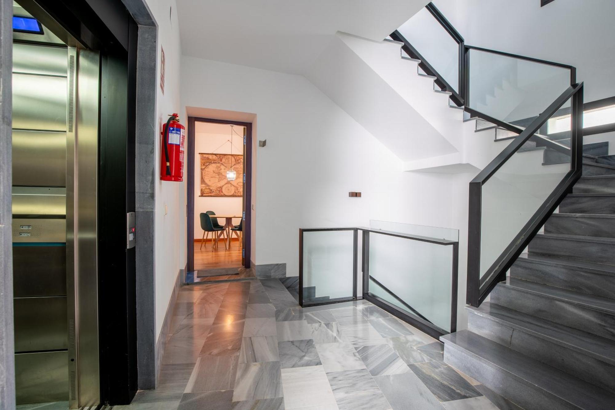 Ry Aparcamiento Incluido Junto A Catedral Ideal Parejas Sevilla Exteriör bild